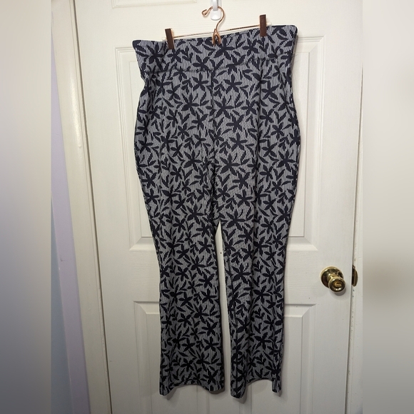 Lands End Womens Pants Black White Stripe Floral Pull On Elastic Plus Size 1X - Picture 1 of 4